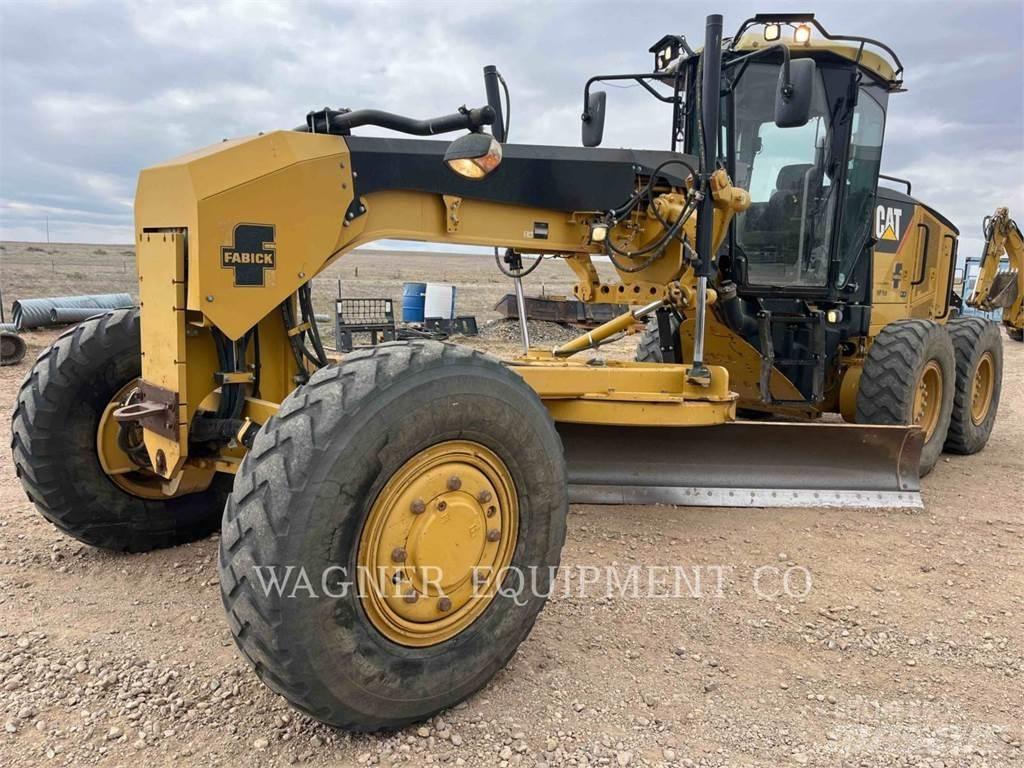 CAT 120M AWD Równiarki