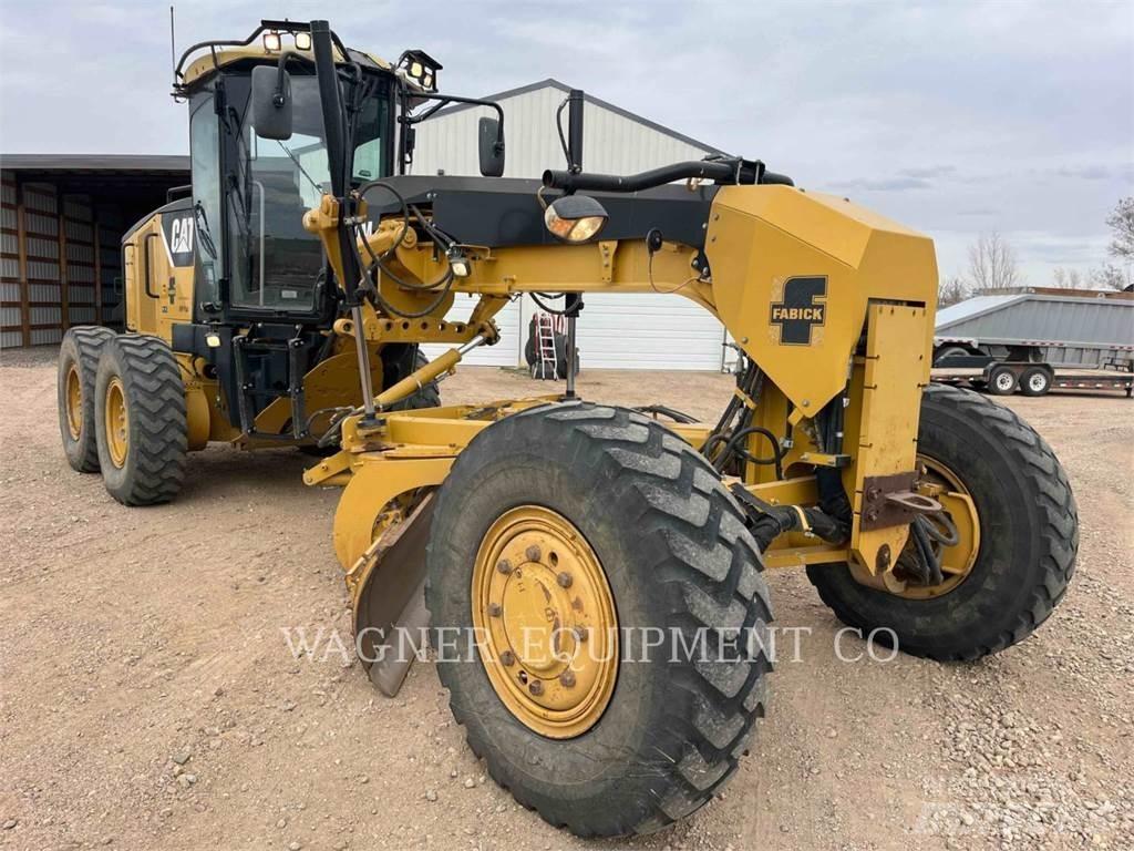 CAT 120M AWD Równiarki