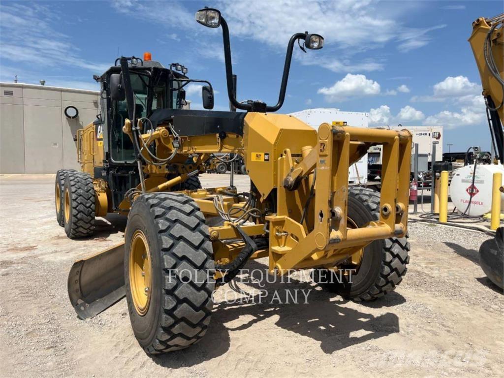 CAT 120M2AW Równiarki