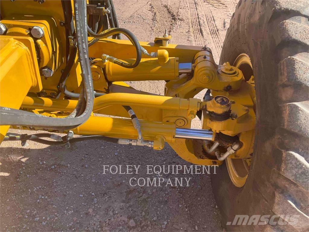 CAT 120M2AW Równiarki