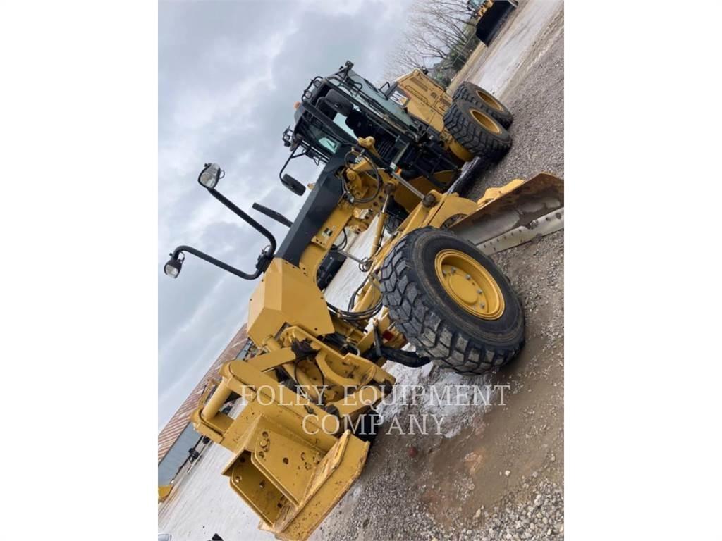 CAT 120M2AWD Równiarki