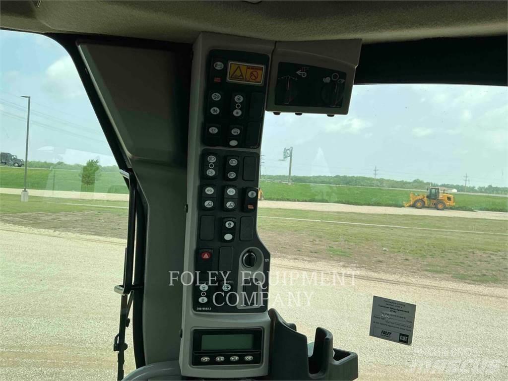 CAT 120M2AWD Równiarki
