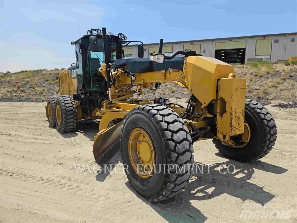 CAT 120M2AWD Równiarki