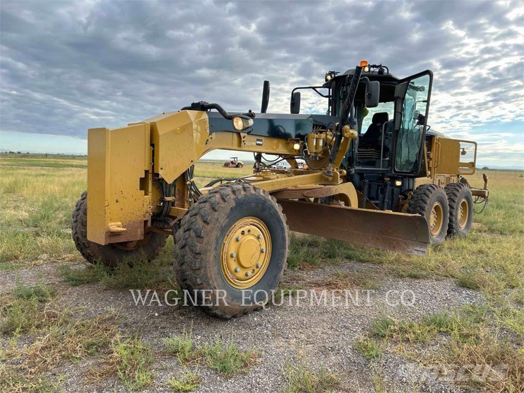 CAT 120M2AWD Równiarki