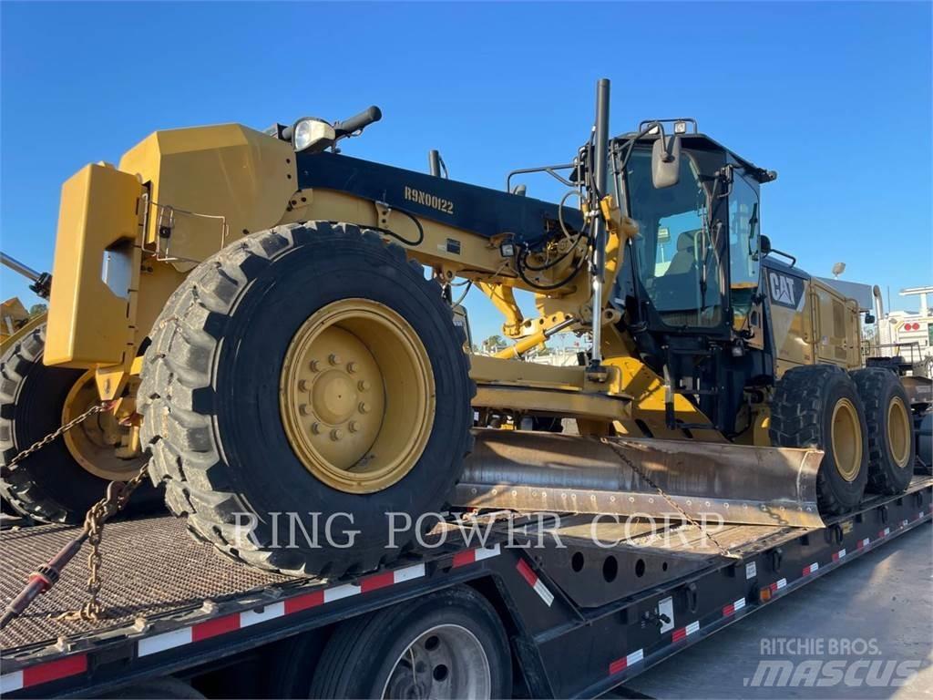 CAT 120M2T4 Równiarki