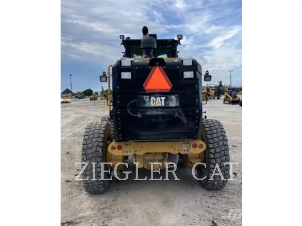 CAT 12M2 Równiarki