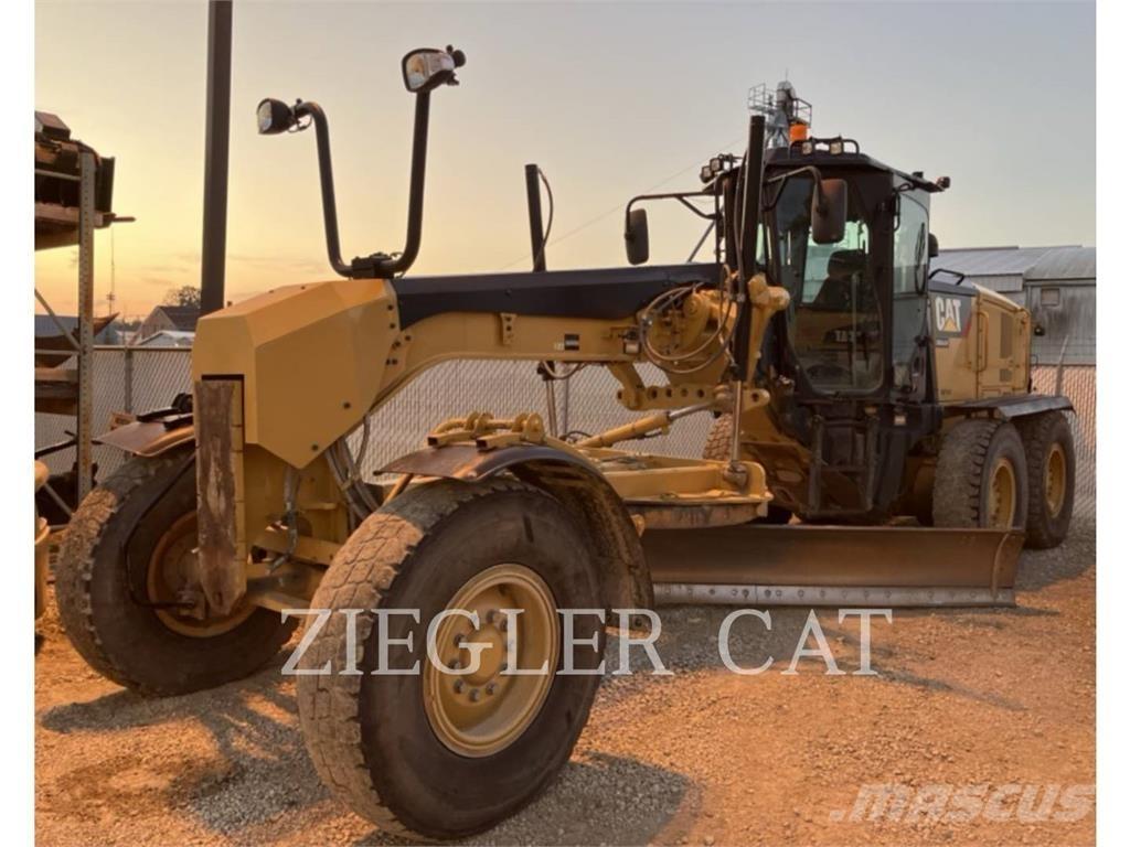 CAT 12M2 Równiarki
