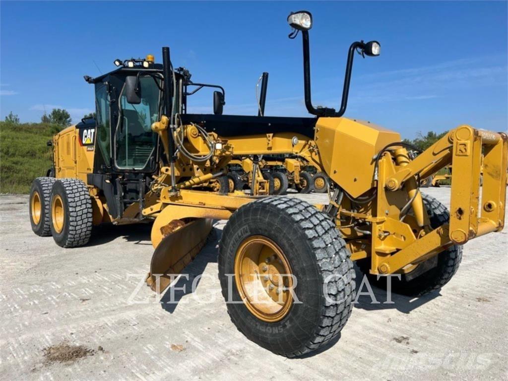 CAT 12M2 Równiarki
