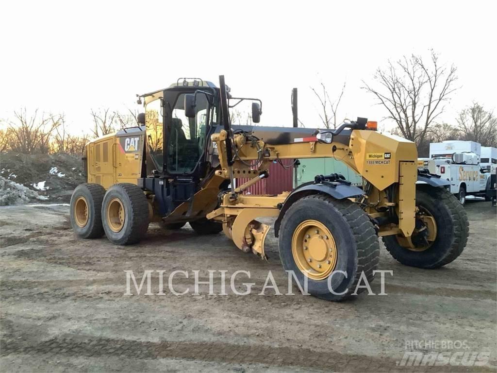 CAT 12M2 AWD Równiarki
