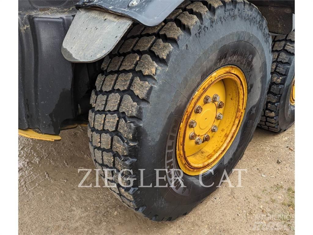 CAT 12M2AWD Równiarki