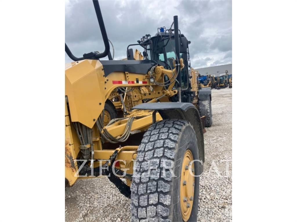 CAT 12M2AWD Równiarki