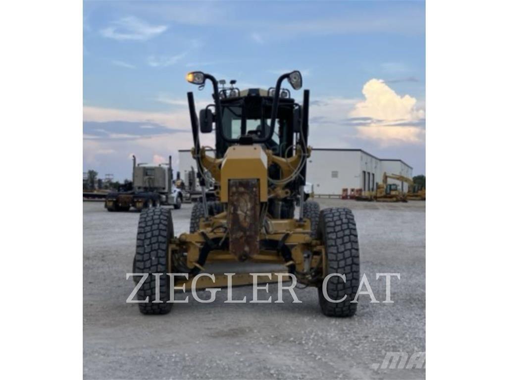 CAT 12M2AWD Równiarki