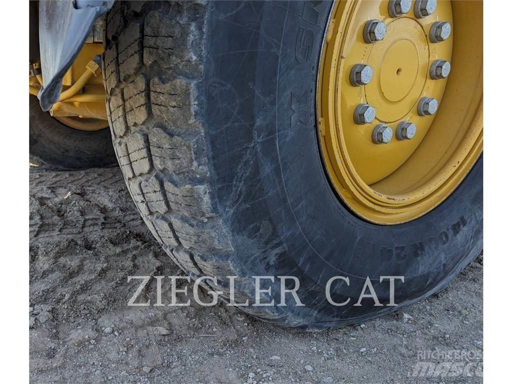 CAT 12M3AWD Równiarki