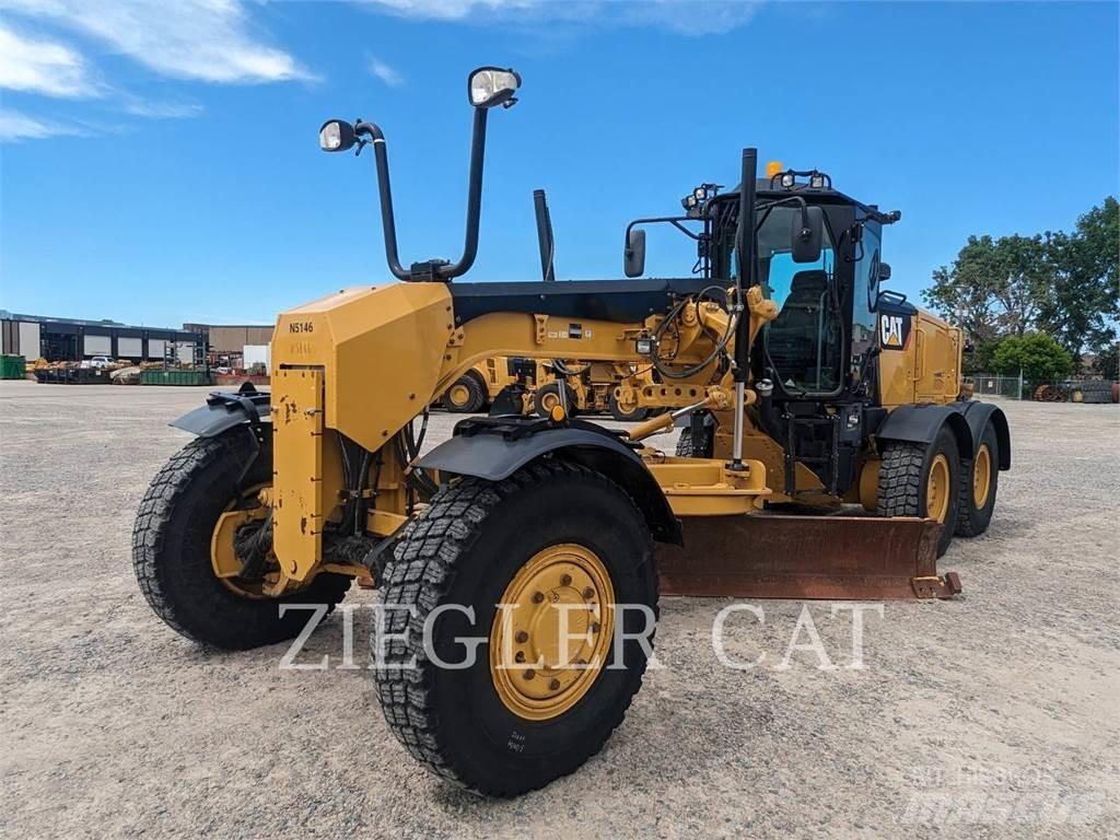 CAT 12M3AWD Równiarki