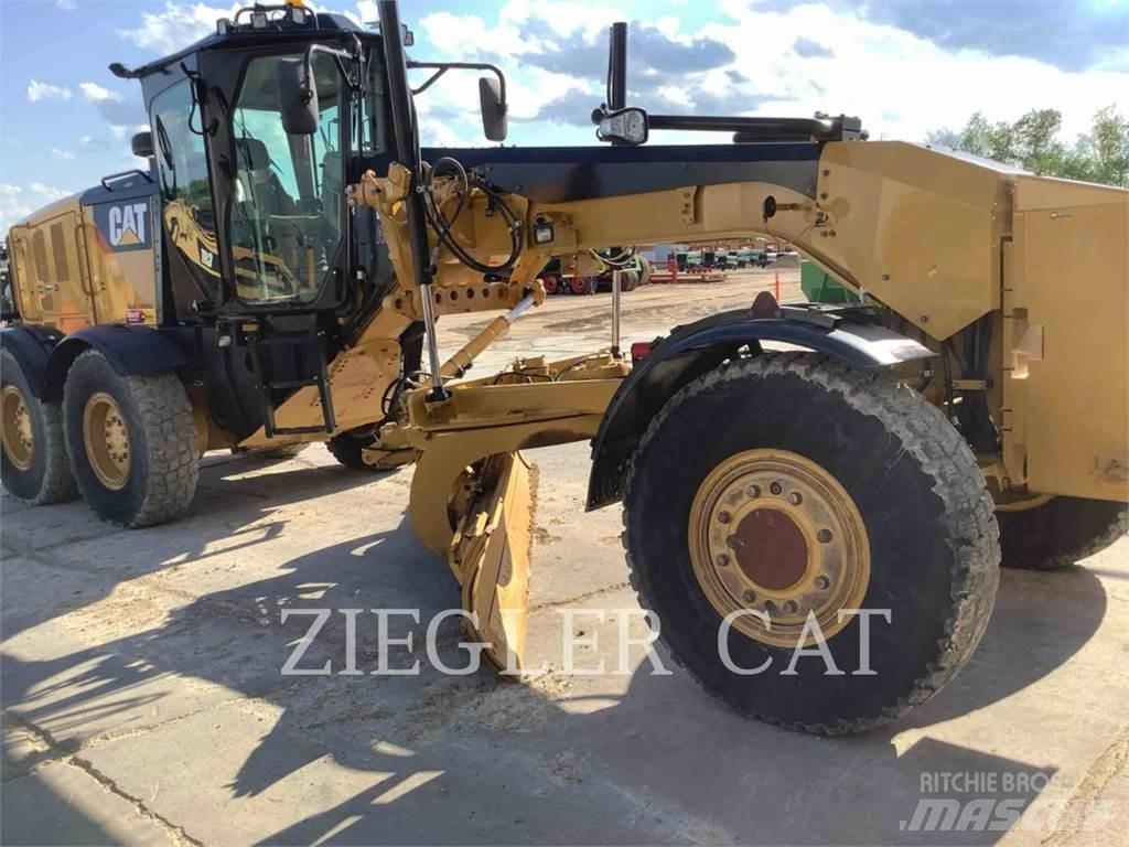 CAT 12M3AWD Równiarki
