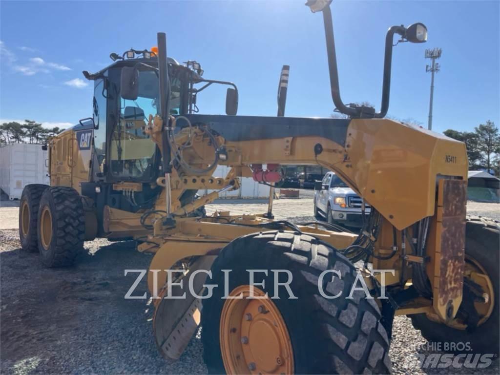 CAT 12M3AWD Równiarki