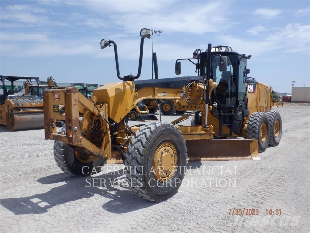 CAT 12M3AWD Równiarki
