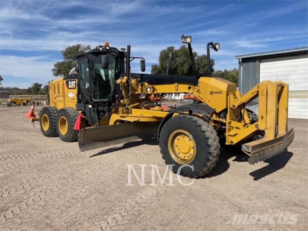 CAT 12M3AWD Równiarki