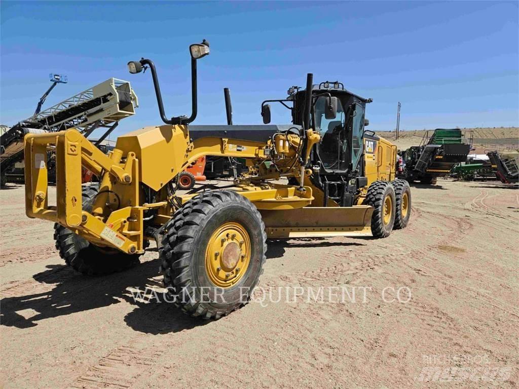 CAT 12M3AWD Równiarki