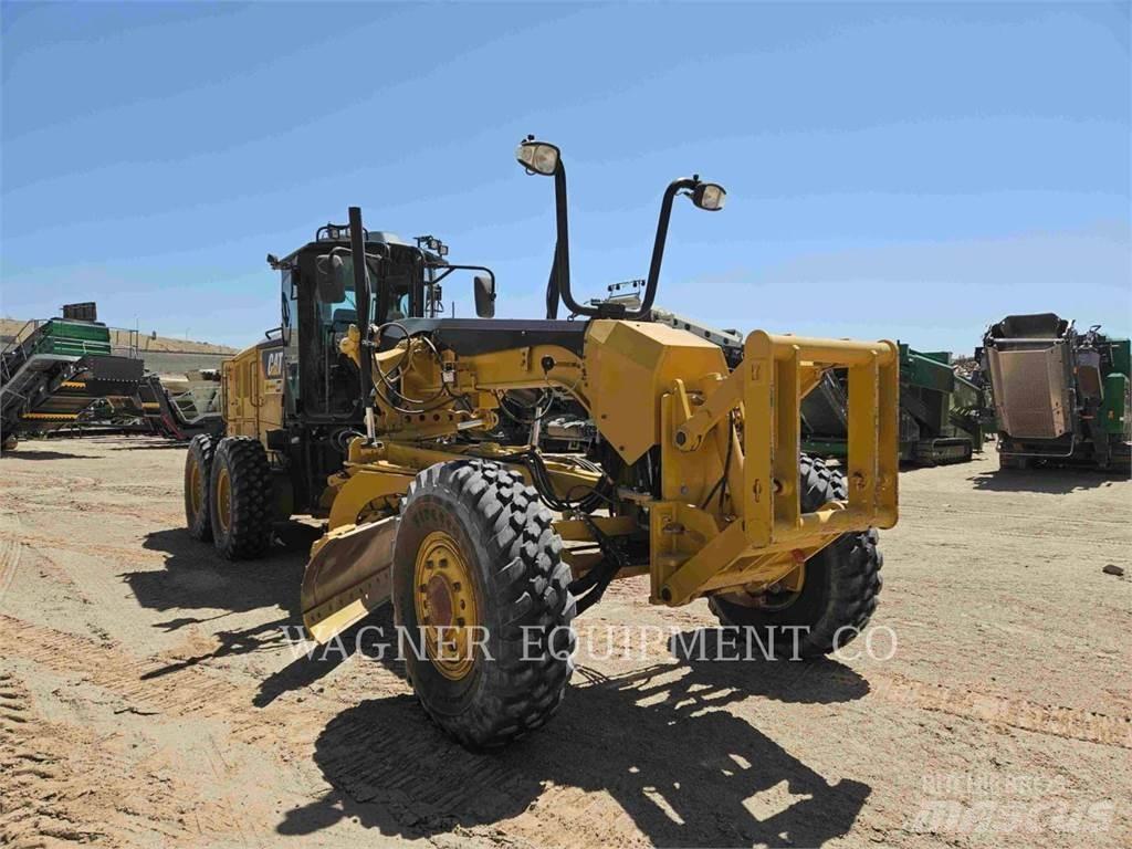 CAT 12M3AWD Równiarki