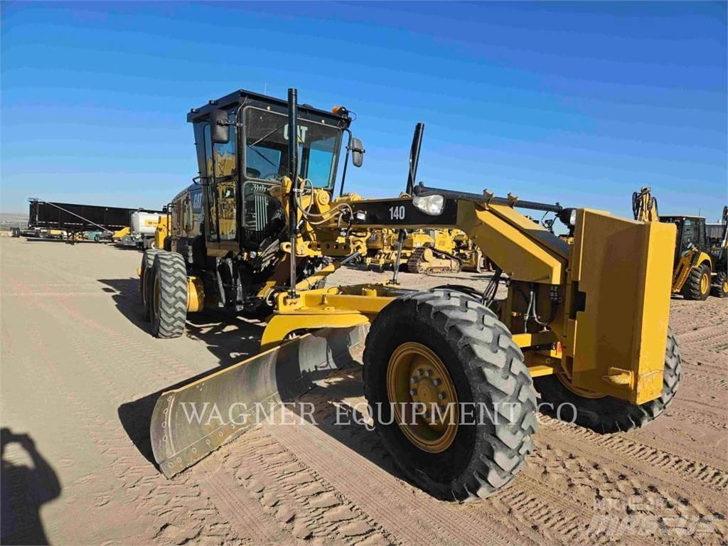 CAT 140 Równiarki