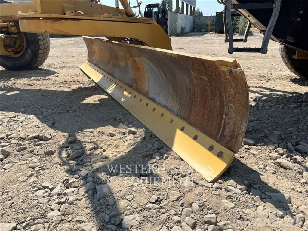 CAT 140 Równiarki
