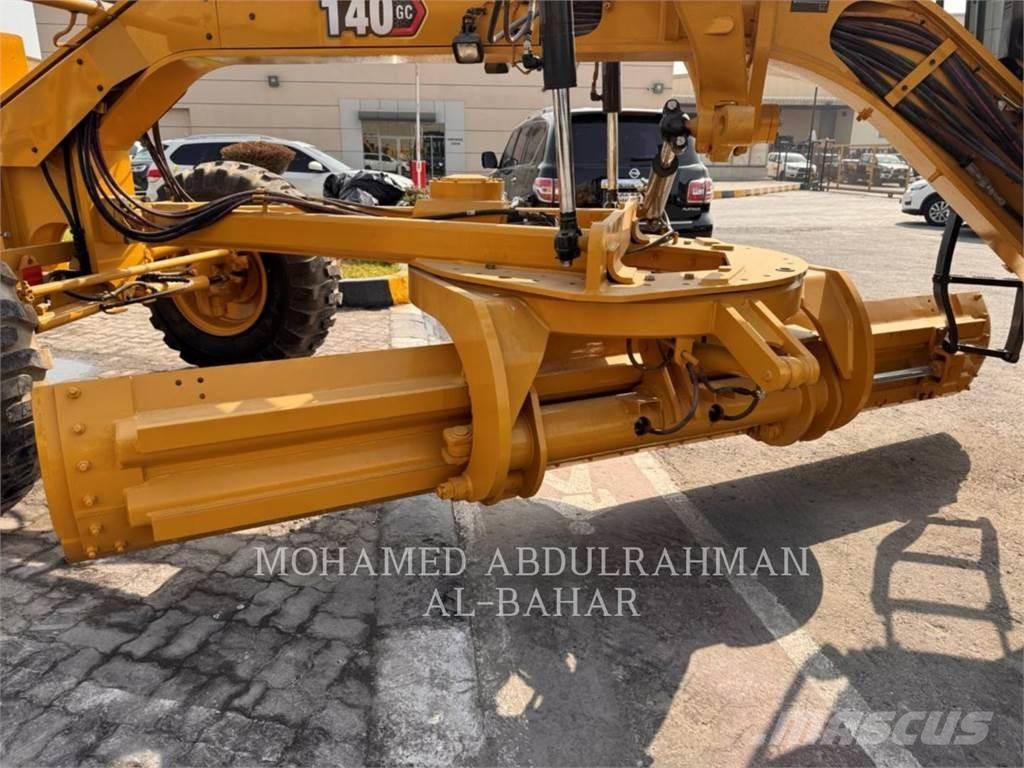 CAT 140 Równiarki