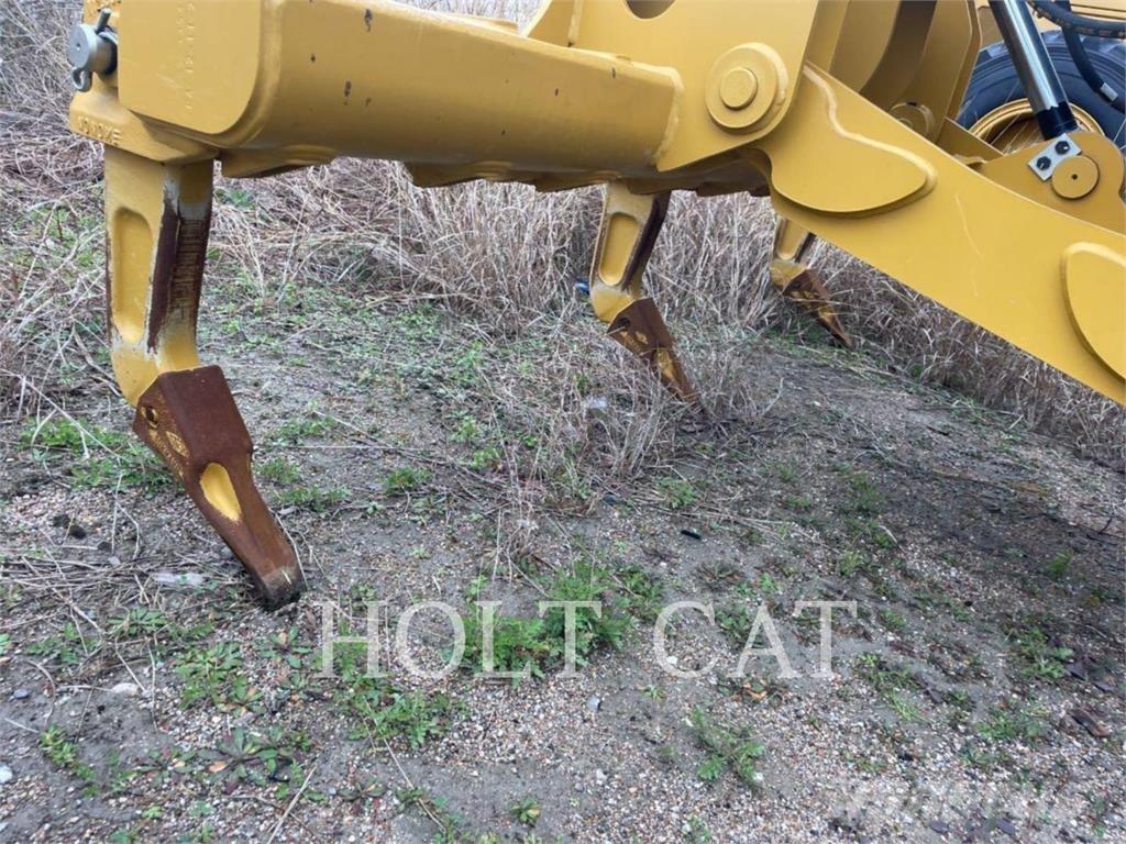 CAT 140 Równiarki