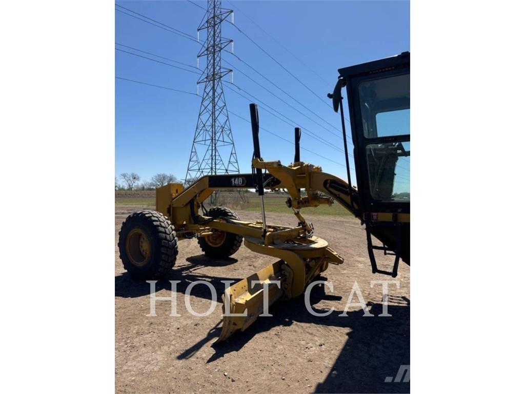 CAT 140 Równiarki