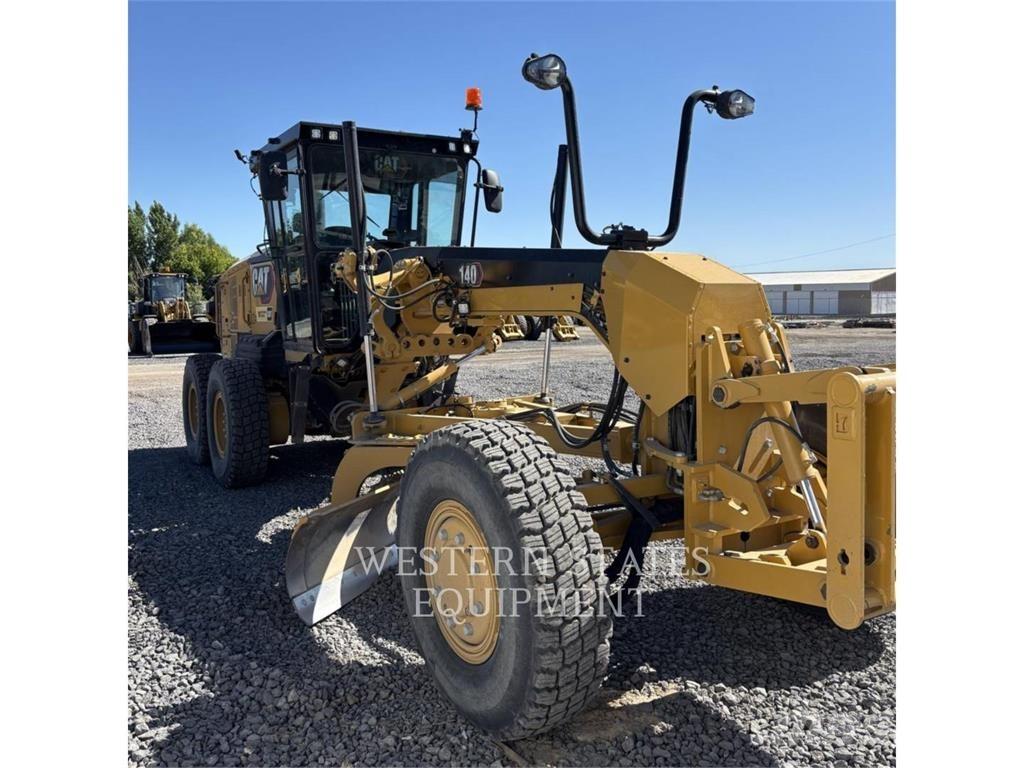CAT 140 Równiarki