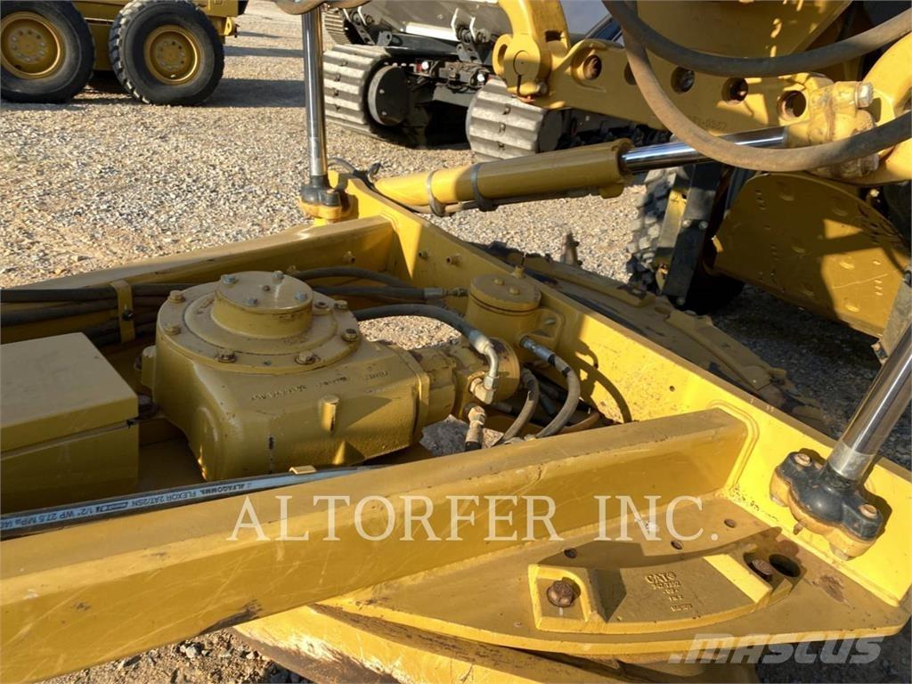 CAT 140 Równiarki