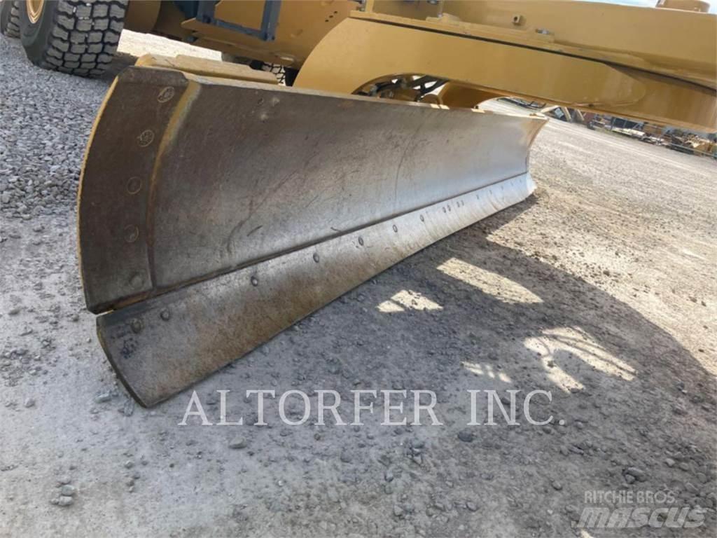 CAT 140-15AWD Równiarki