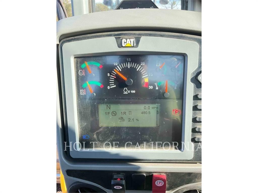 CAT 140 AWD Równiarki