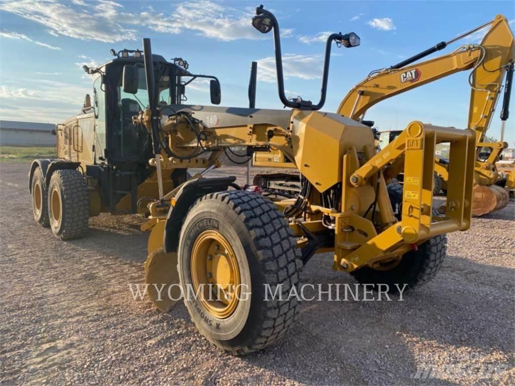 CAT 140 AWD Równiarki