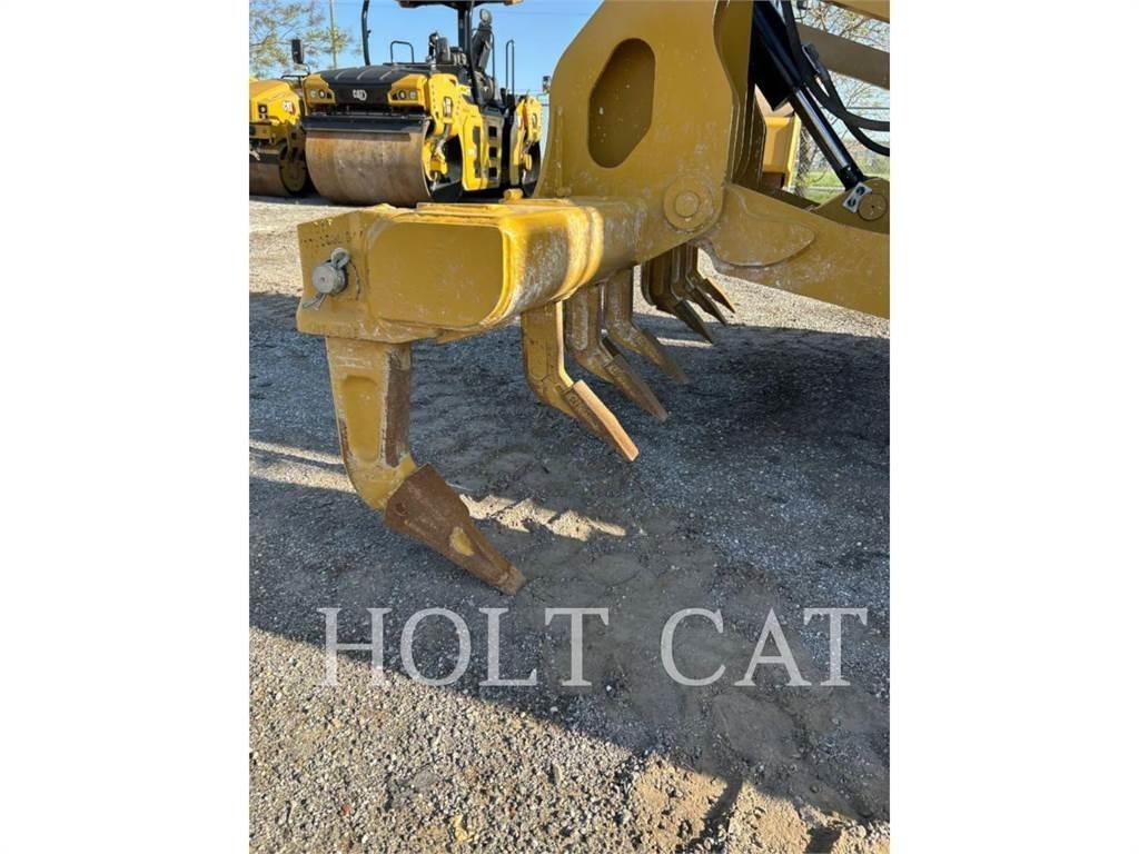 CAT 140 AWD Równiarki