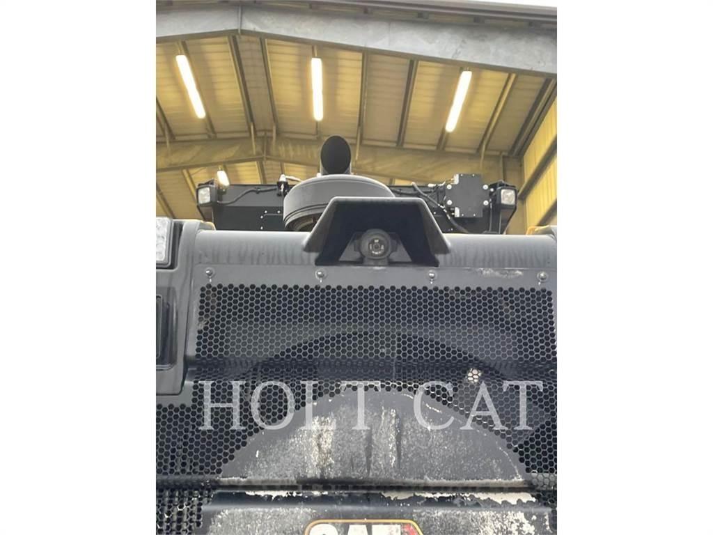 CAT 140 AWD Równiarki