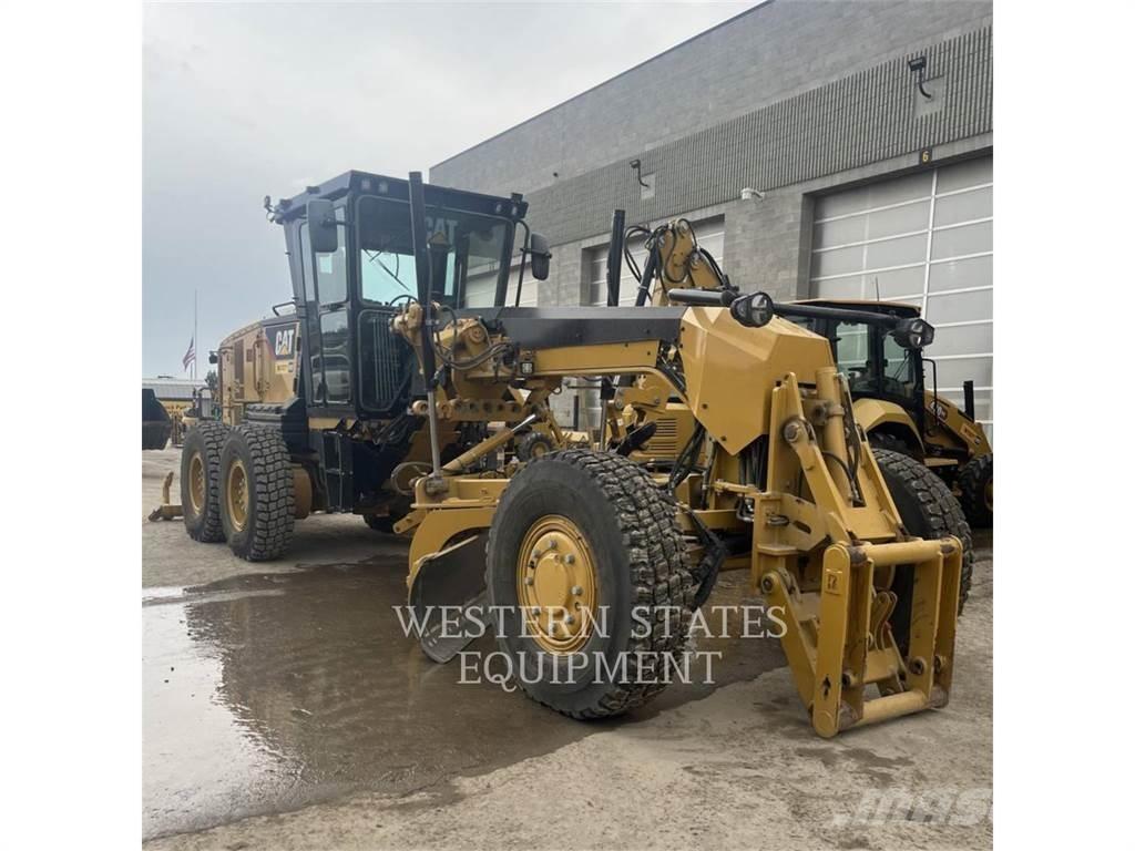 CAT 140 AWD Równiarki