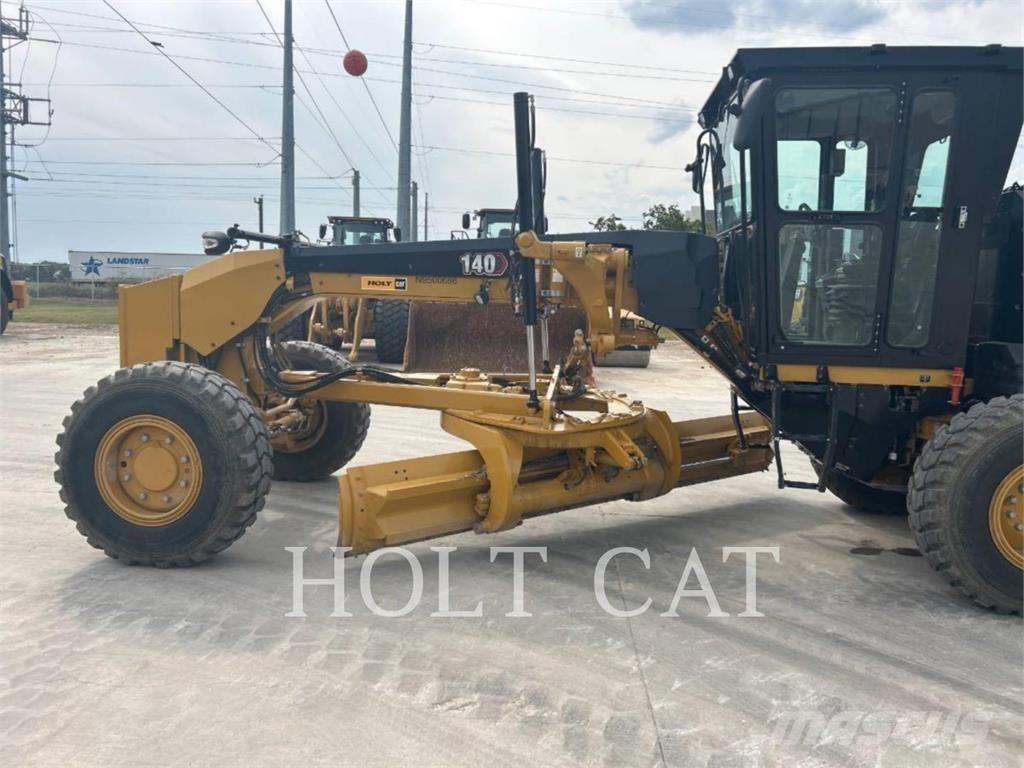 CAT 140 AWD Równiarki