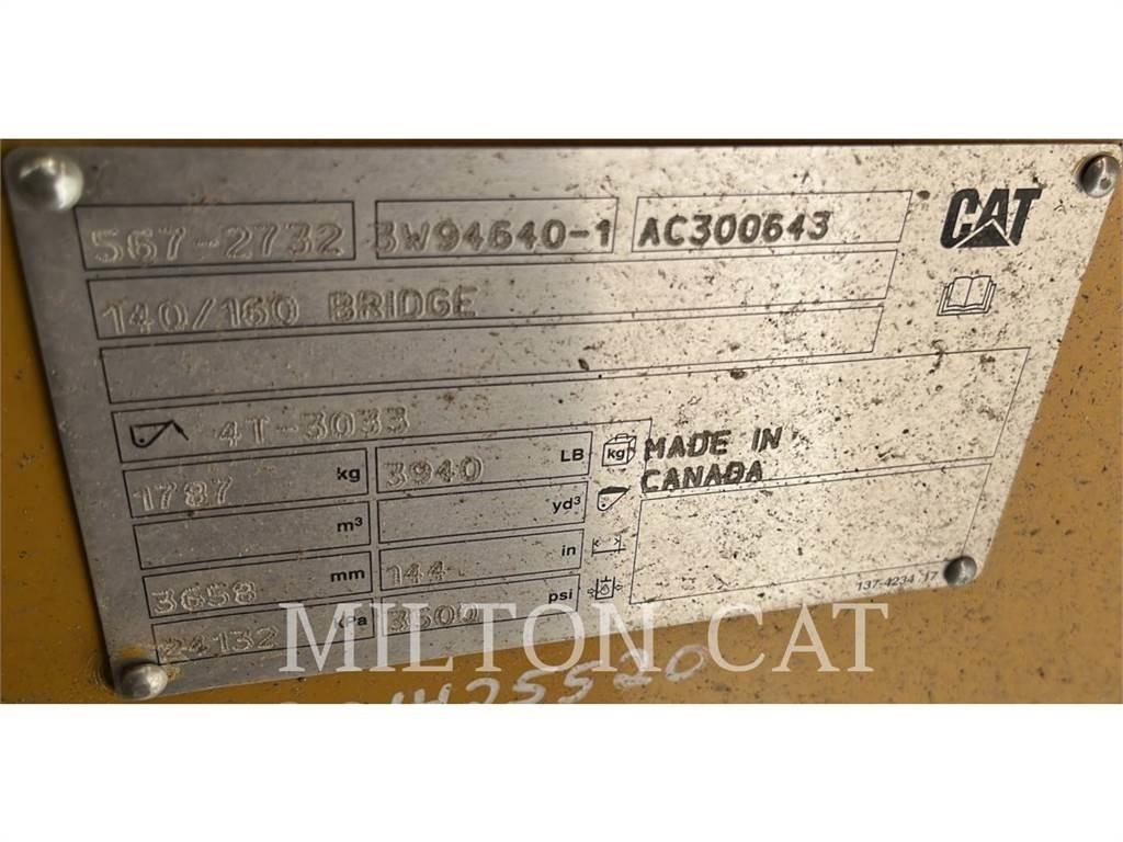 CAT 140 MASTLESS WING Pługi wirnikowe