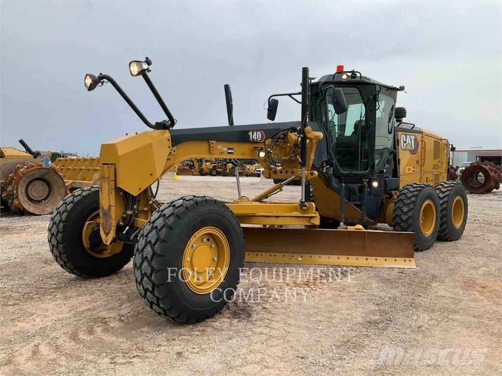 CAT 14015AWD Równiarki
