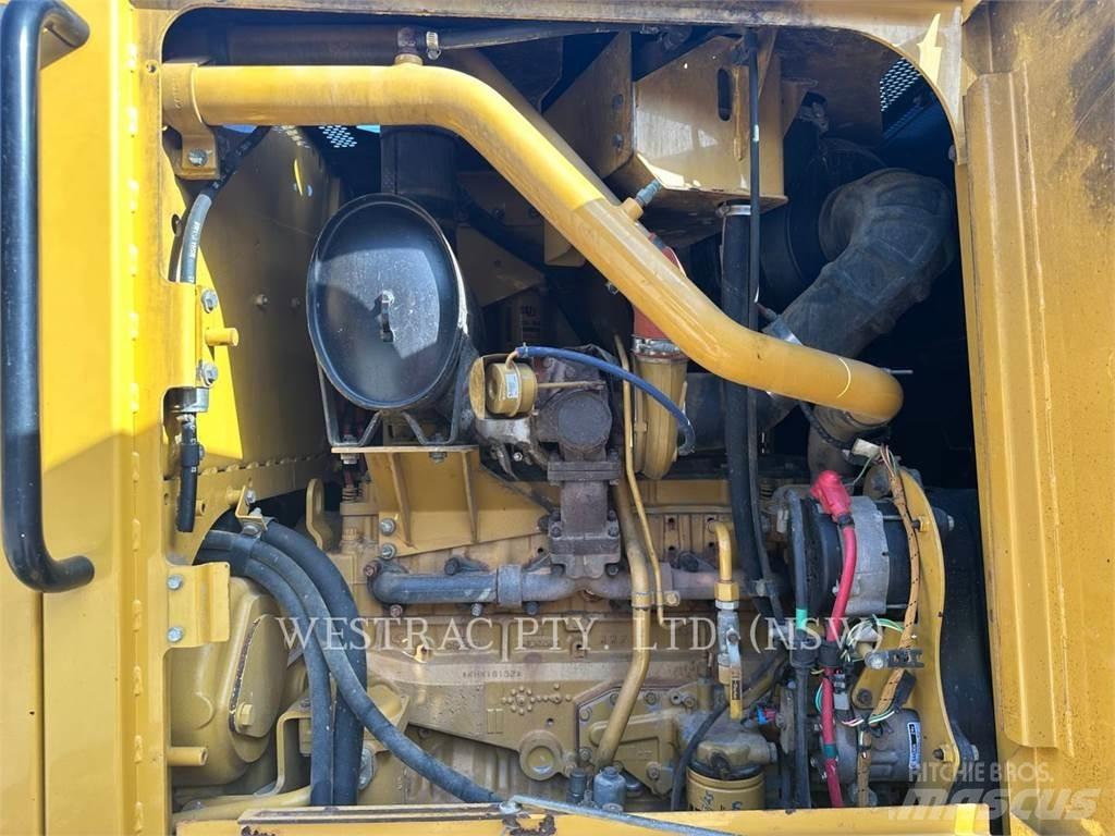 CAT 140M Równiarki