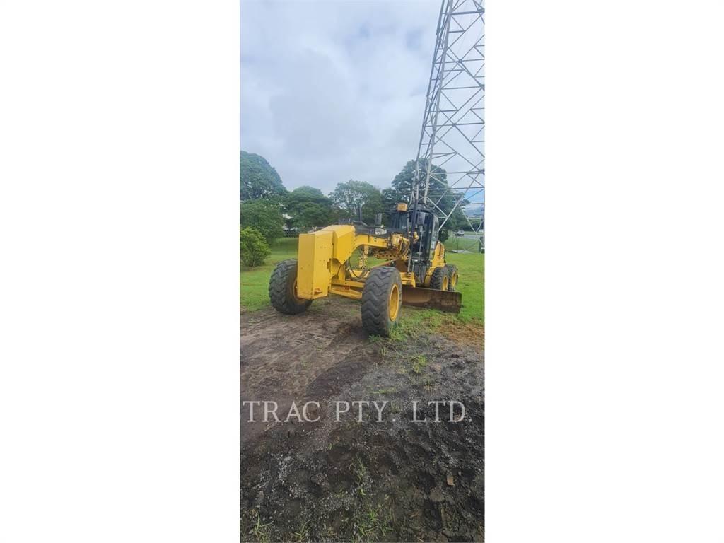 CAT 140M Równiarki