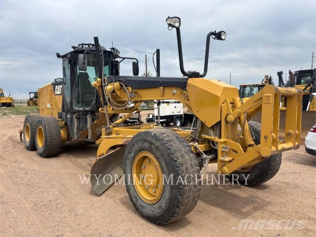CAT 140M 2 Równiarki