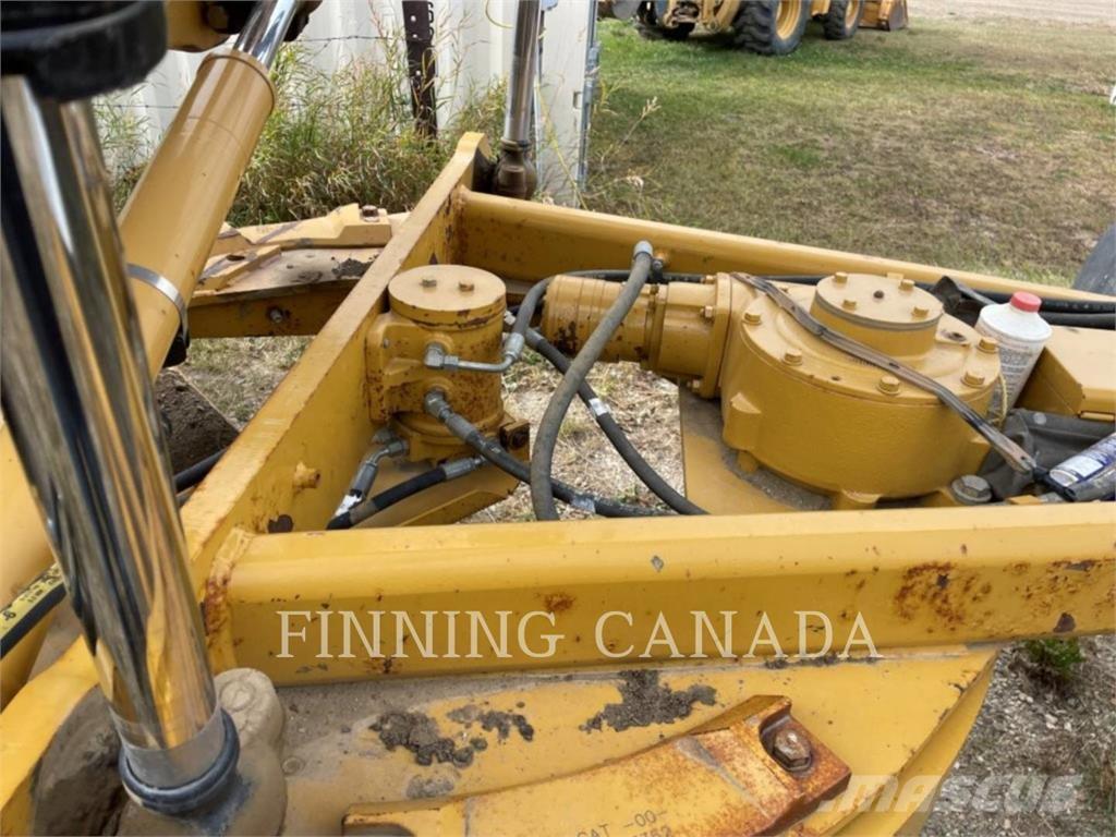 CAT 140M AWD Równiarki