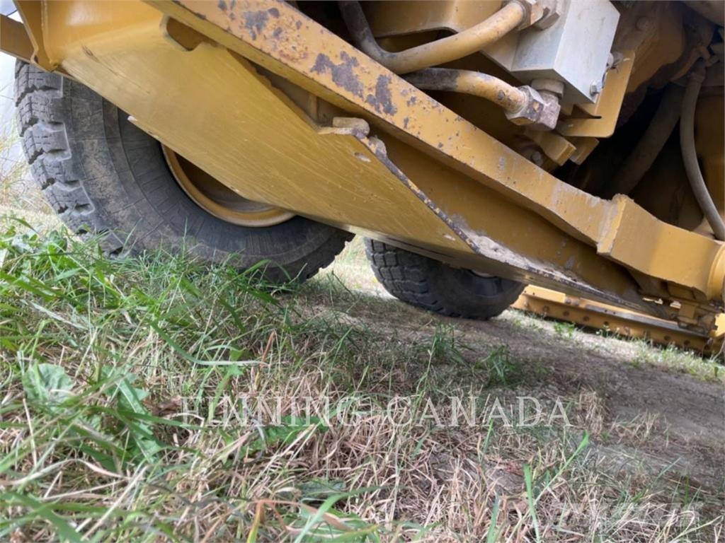 CAT 140M AWD Równiarki