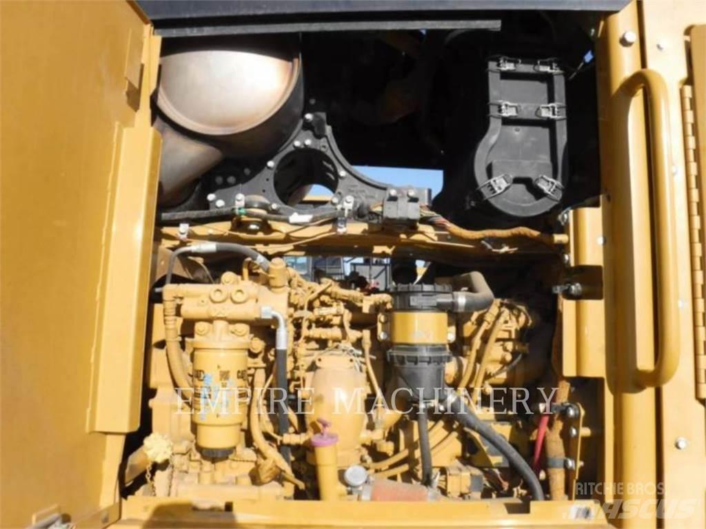 CAT 140M2 Równiarki