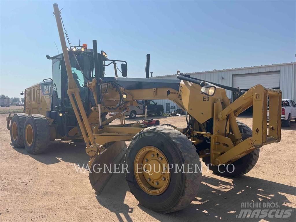 CAT 140M2 AWD Równiarki