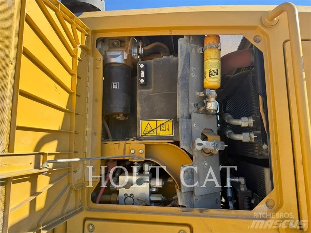 CAT 140M2 AWD Równiarki