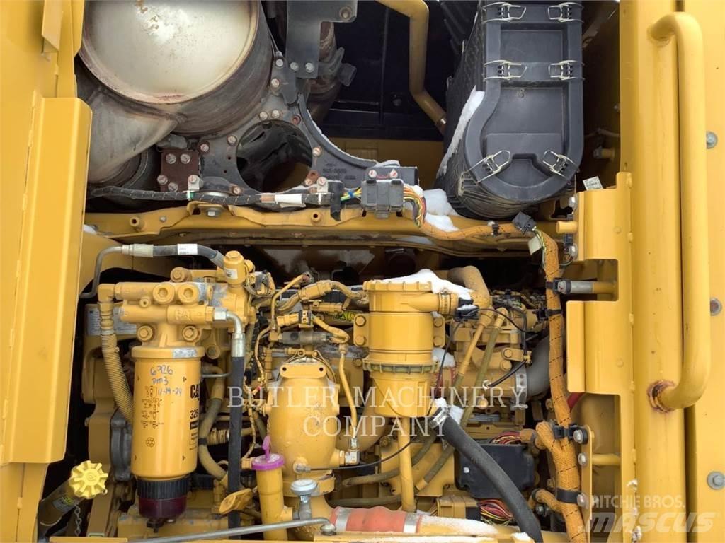CAT 140M2AWD Równiarki