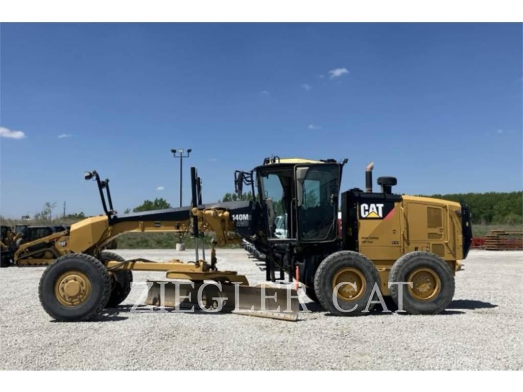 CAT 140M2AWD Równiarki